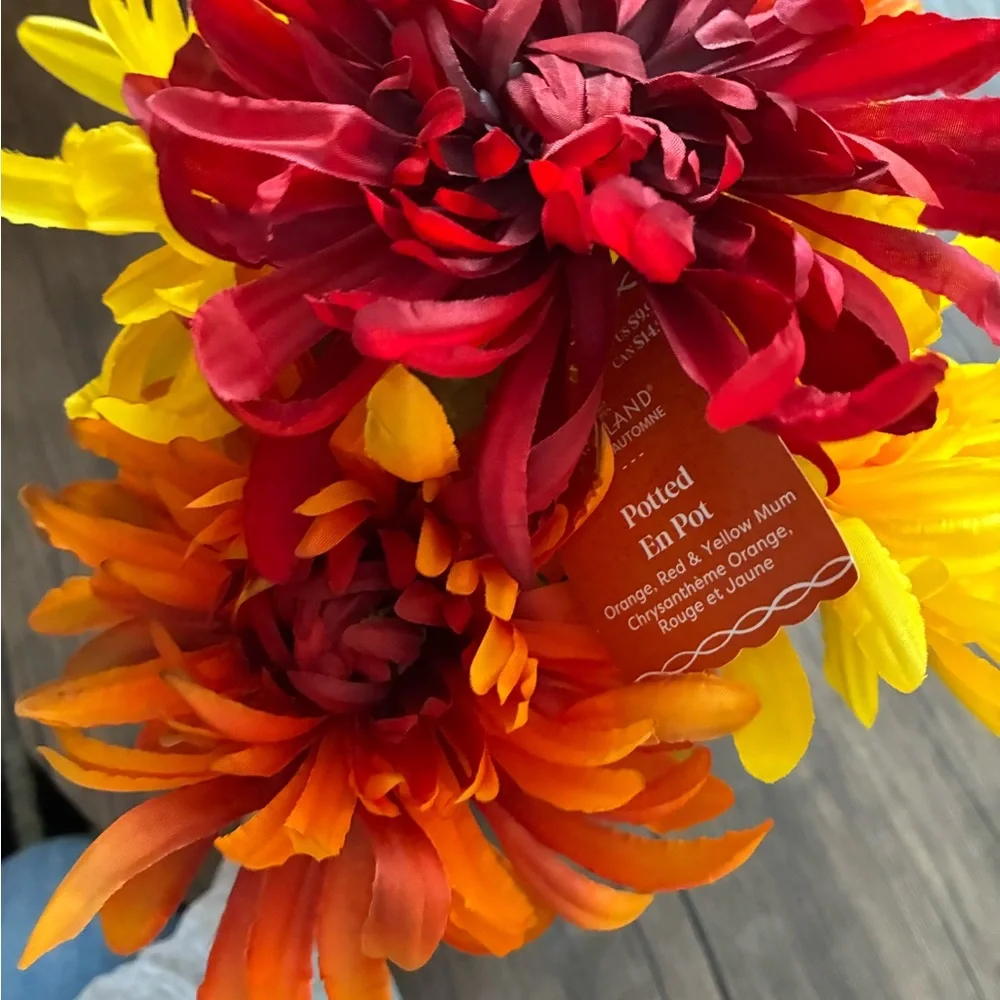 Potted Floral Artificial Chrysanthemum Arrangement